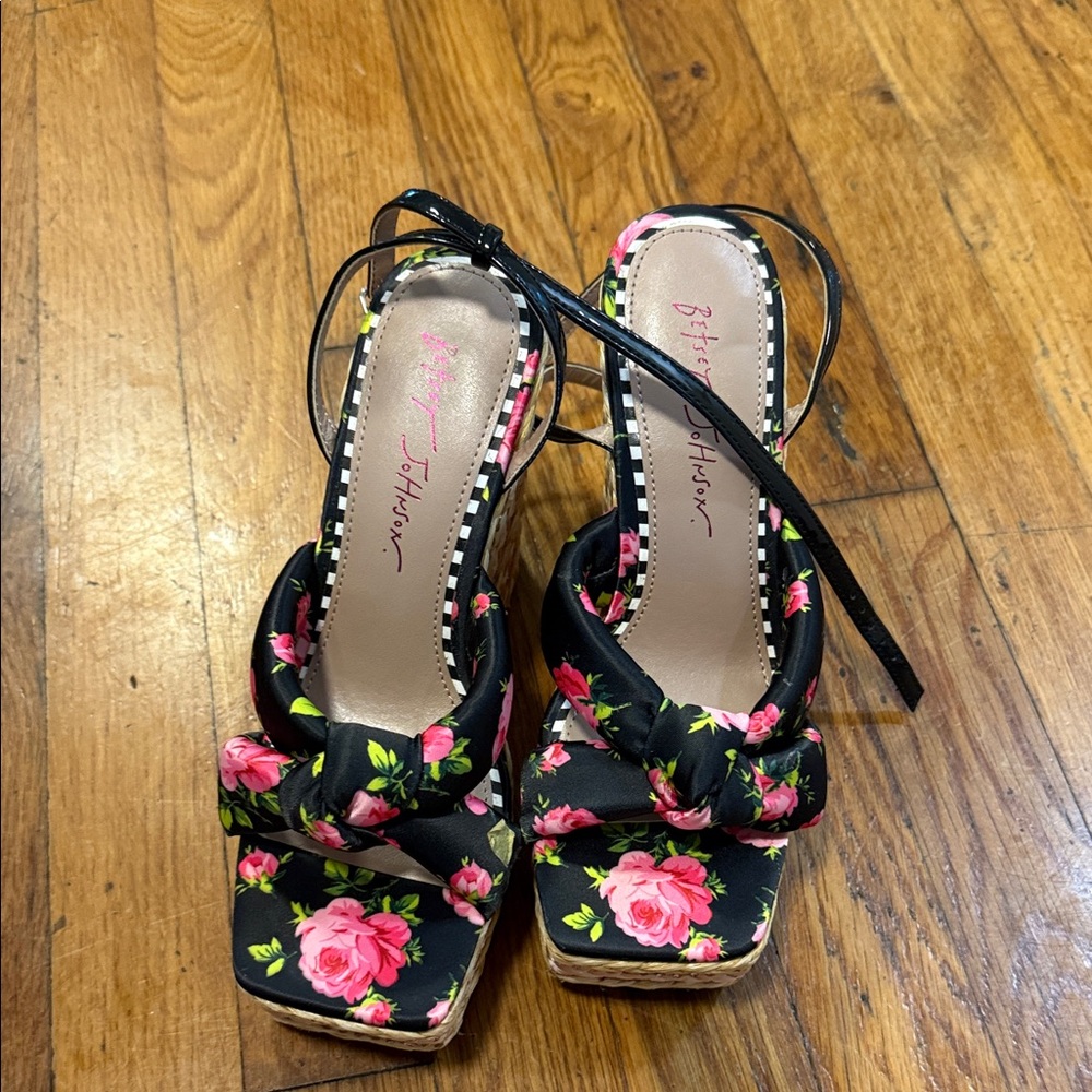 Betsey Johnson Black and Pink Floral Wedges - Picture 4 of 9